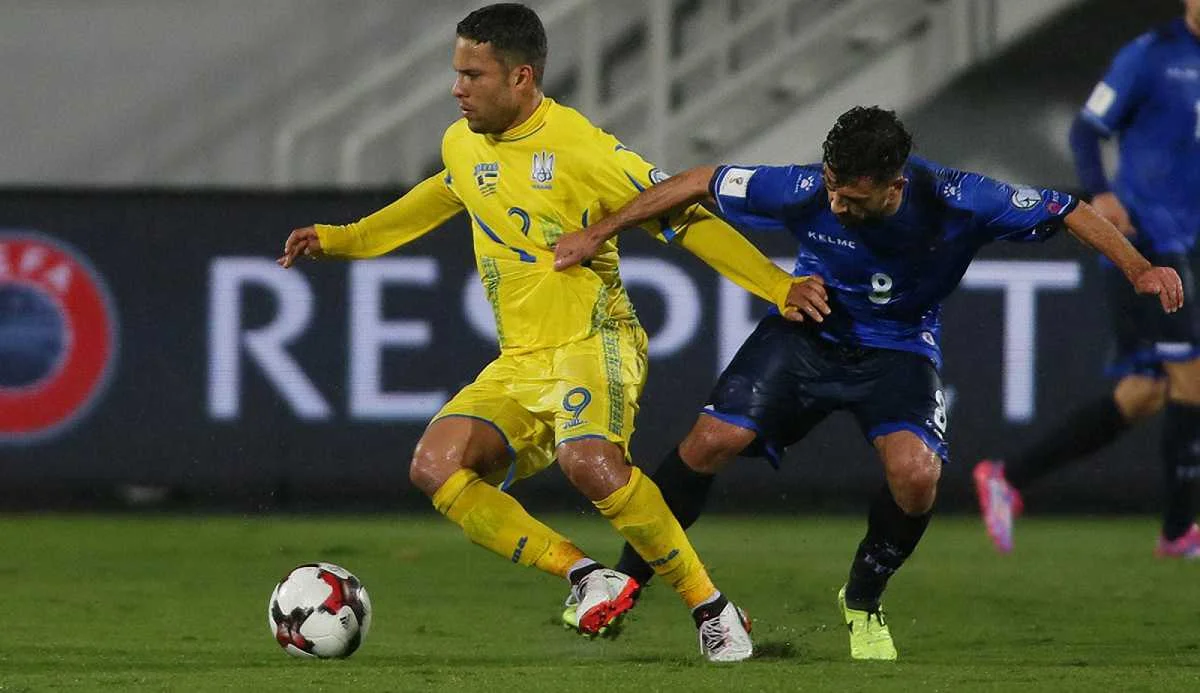 Марлос у грі за збірну України / Є. Кравс