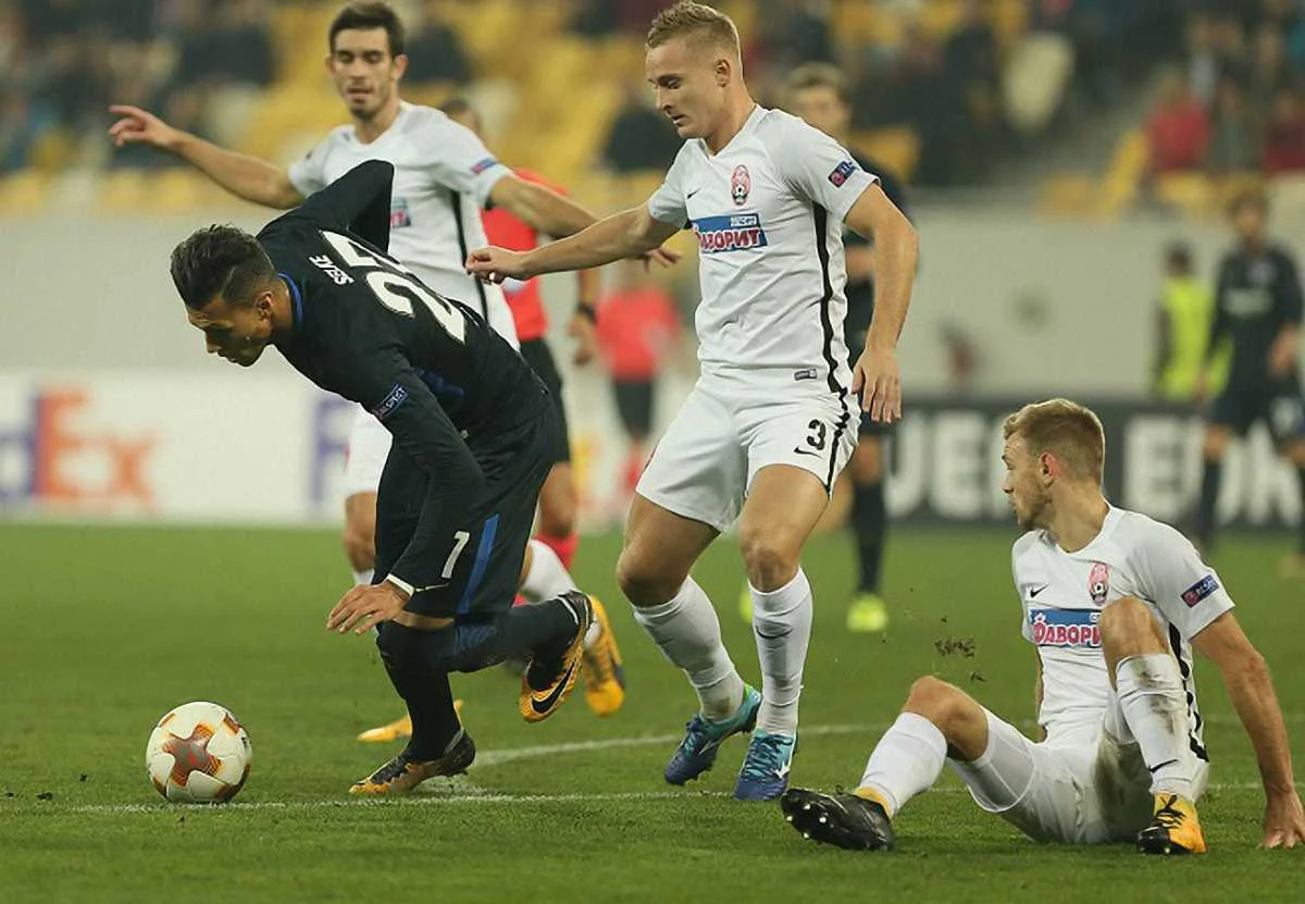 Олександр Сваток (центральний) у матчі з Гертою / фото Є. Кравса