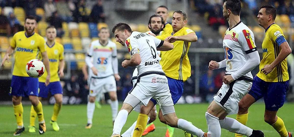 Тарас Романчук забиває гол / ФК Яґеллонія