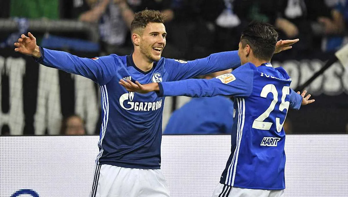 Леон Горецка (слева)