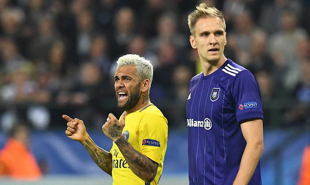 Лукаш Теодорчик (справа) забил только 7 голов в 2017 году