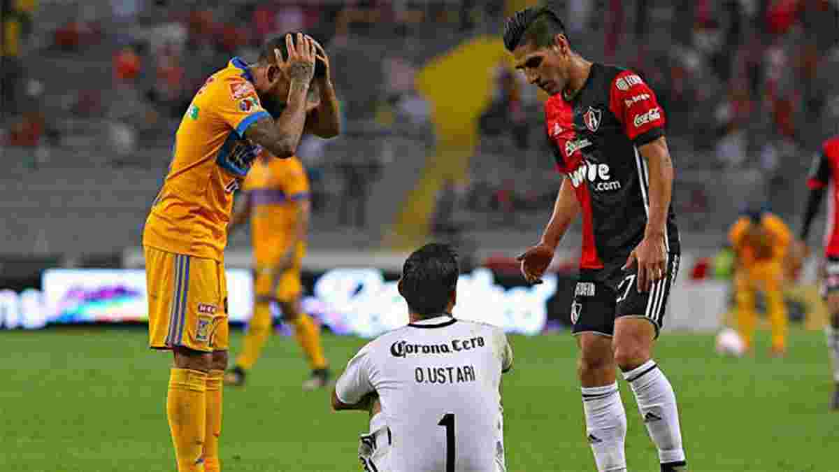 Голкипер Атласа Устари получил жуткую травму колена в матче против Тигрес