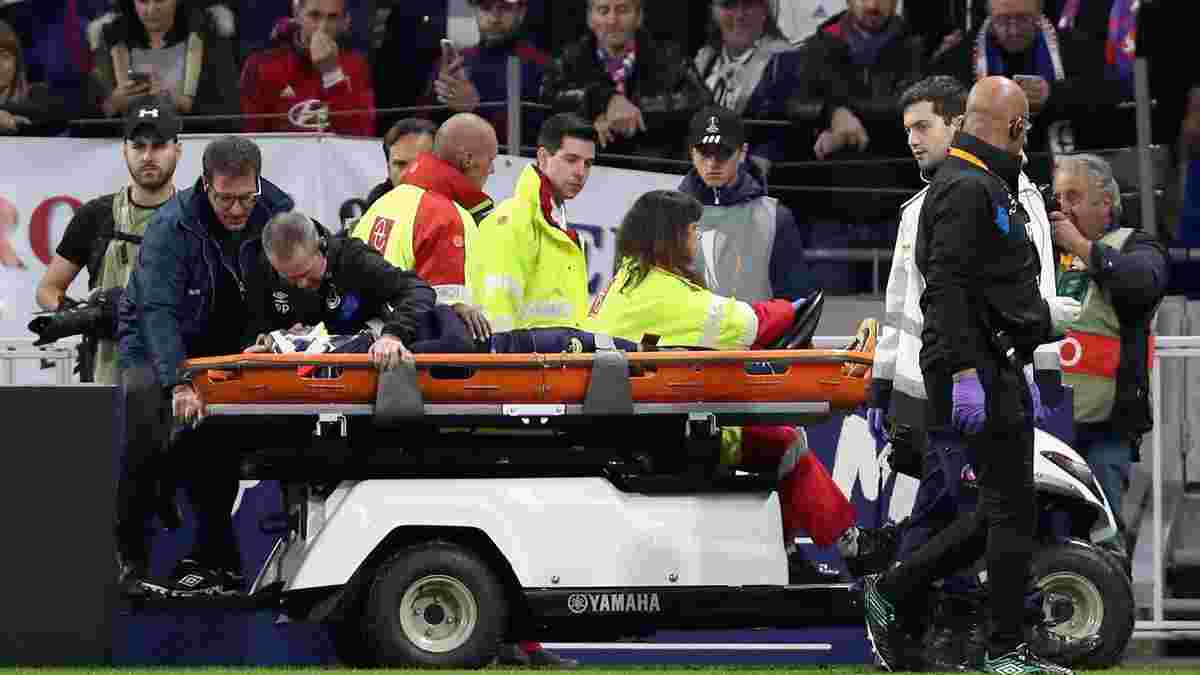 Куко Мартина получил жуткую травму в матче Лион – Эвертон и покинул поле на носилках