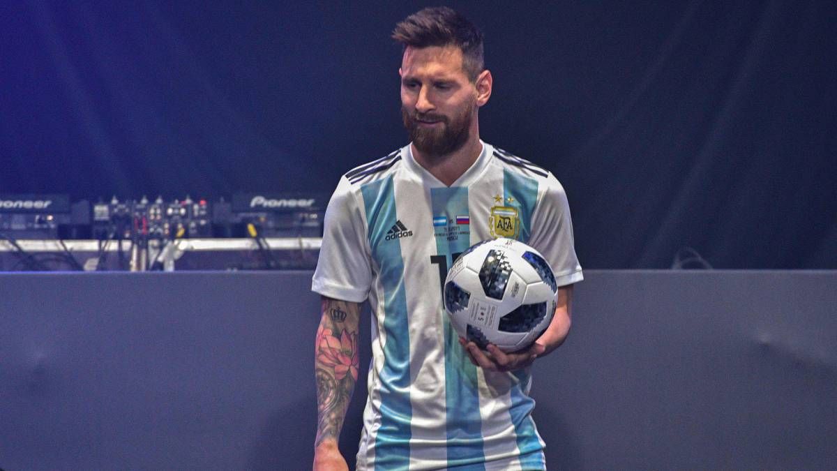 Лео Месси представил Telstar 18