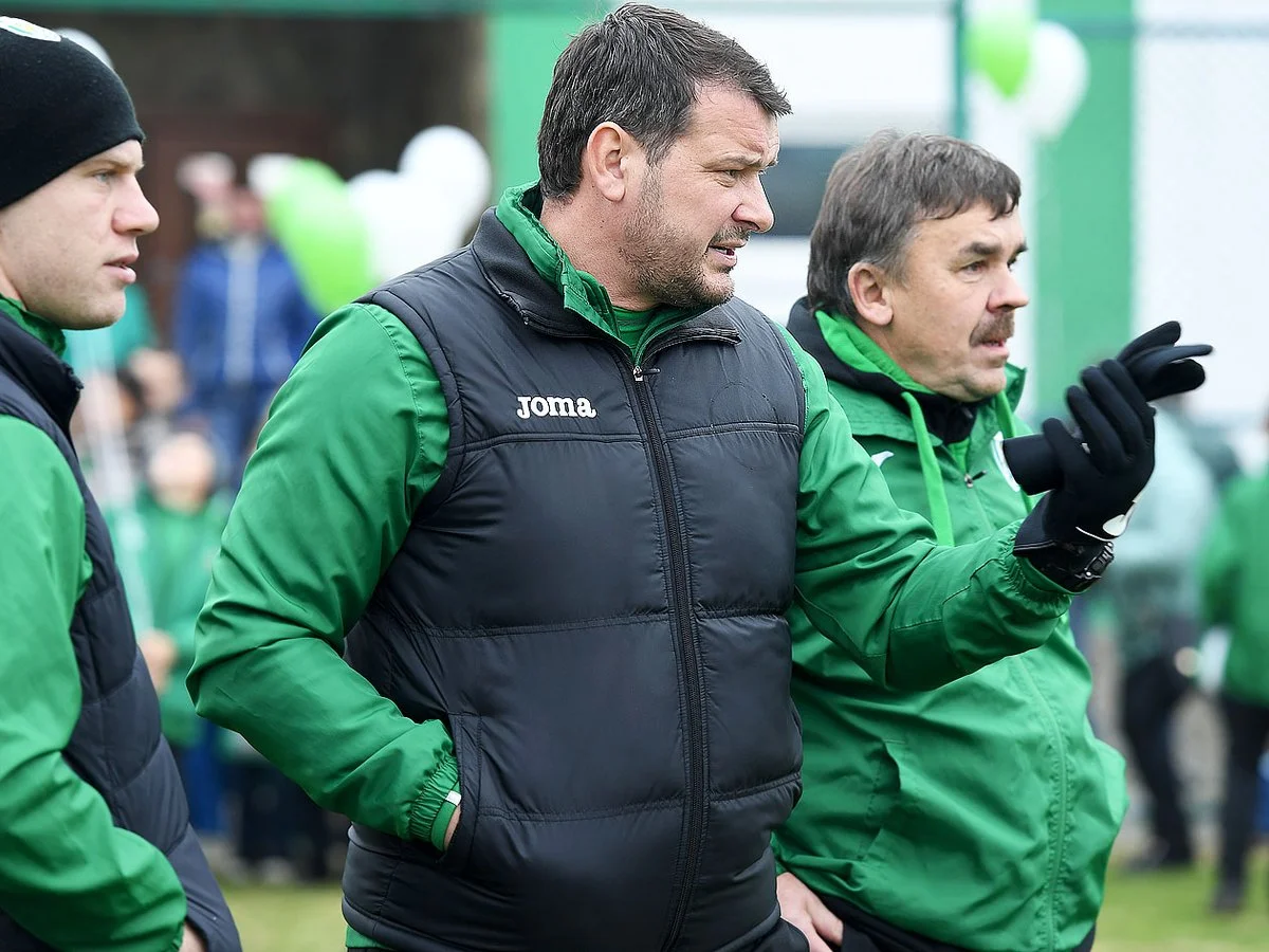 Сергій Зайцев (по центру) / ФК Карпати