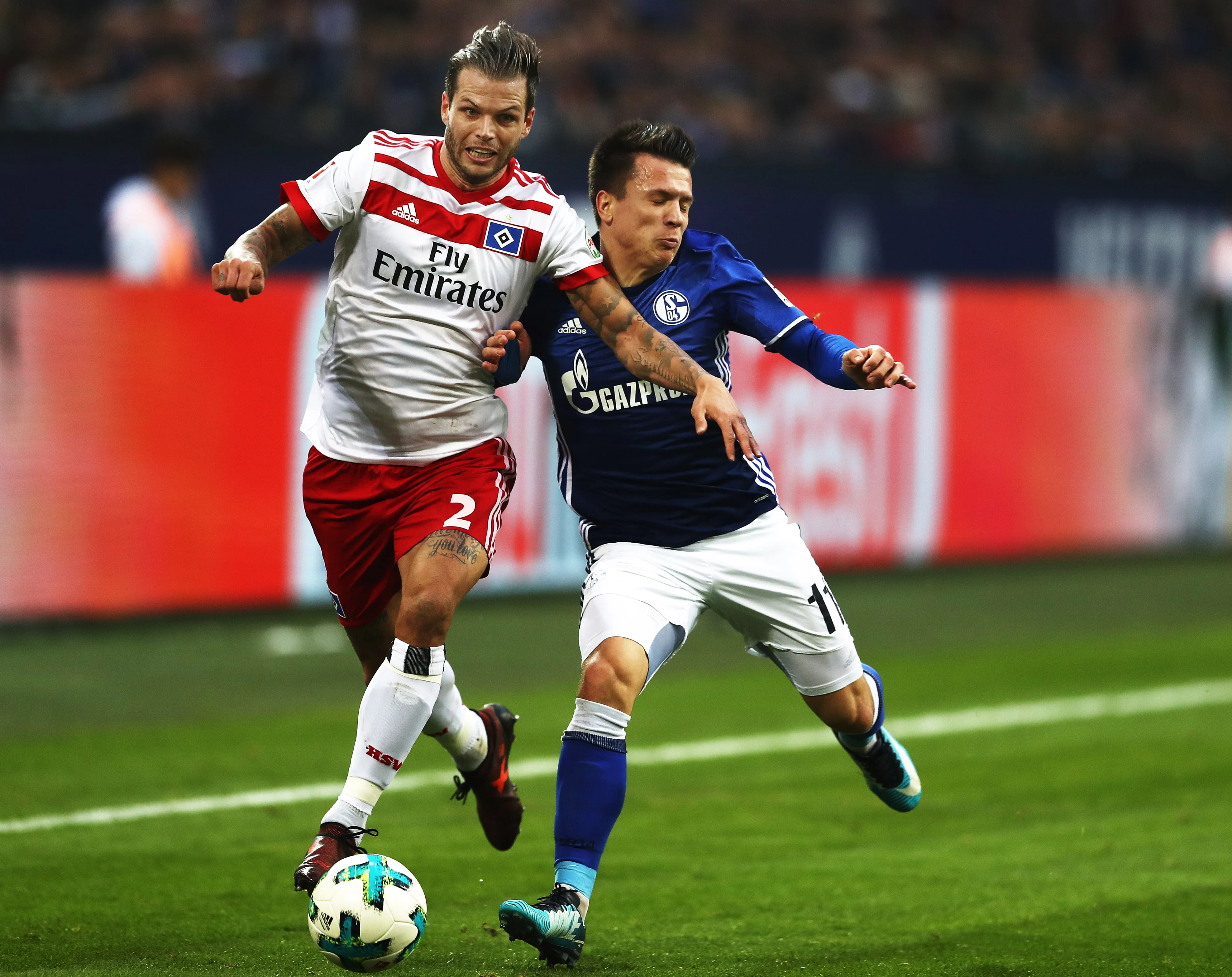 Євген Коноплянка у матчі проти Гамбурга / Getty Images