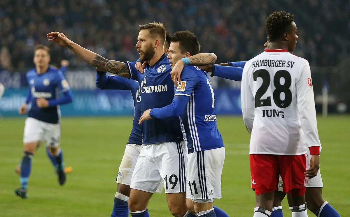 Євген Коноплянка у матчі Шальке – Гамбург