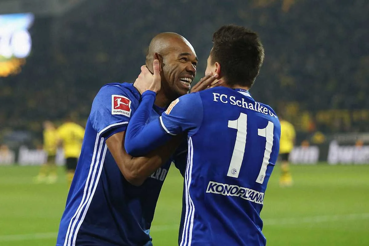 Шальке спасся на поле Боруссии Д