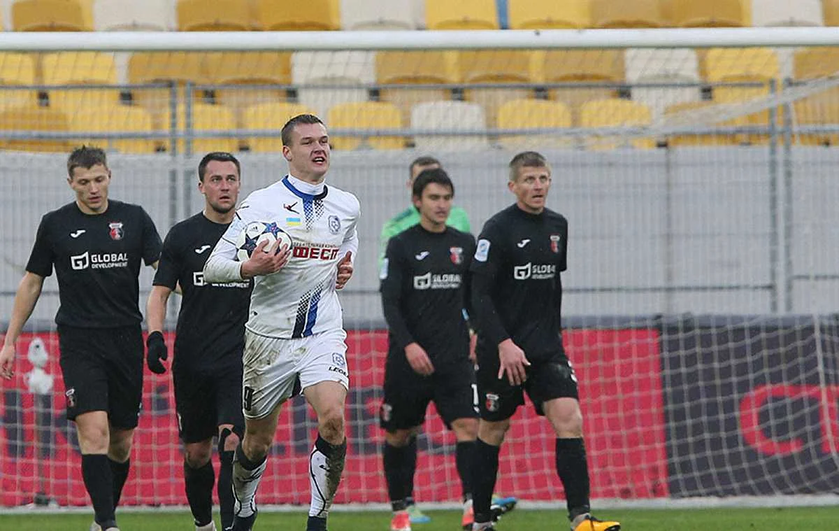 Типові трибуни під час матчів УПЛ. Фото Є.Кравса