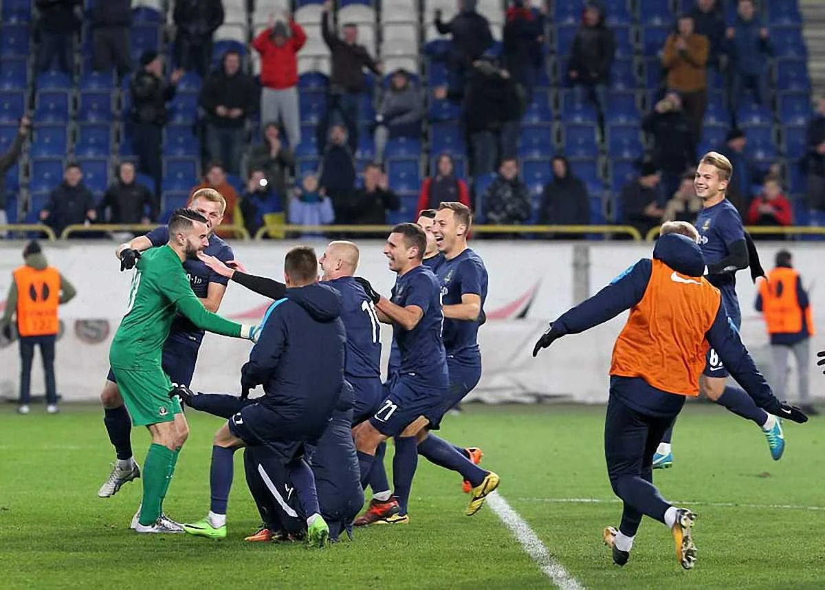 CК Днепр-1 проходит в 1/2 финала