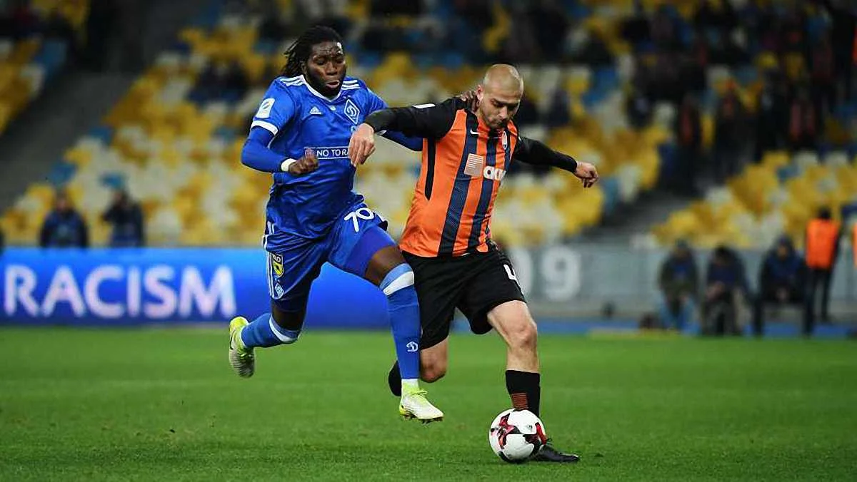 Дьемерси Мбокани против Ярослава Ракицкого / ФК Динамо