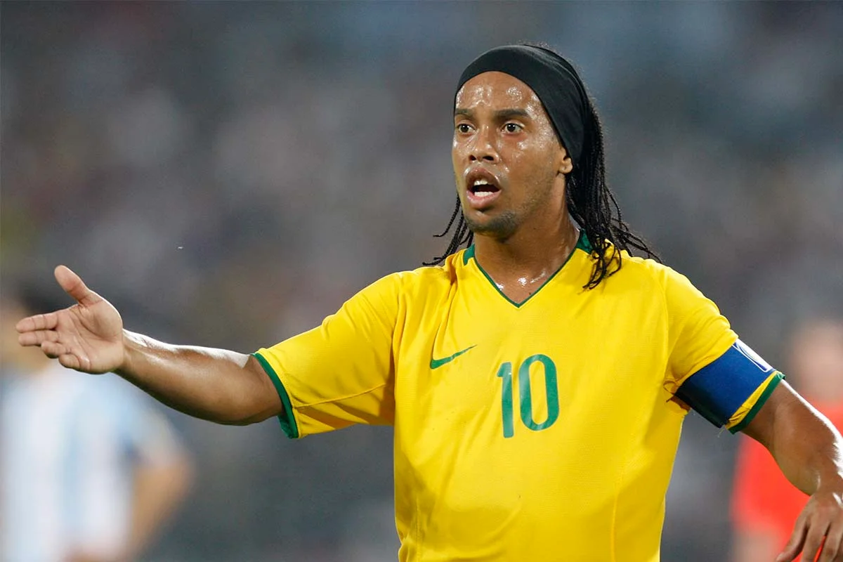 Роналдиньо / Football Whispers