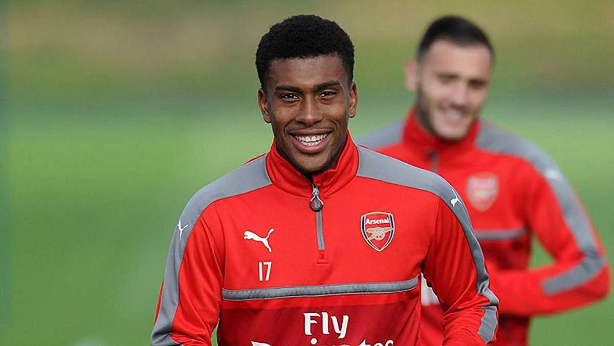 Алекс Івобі