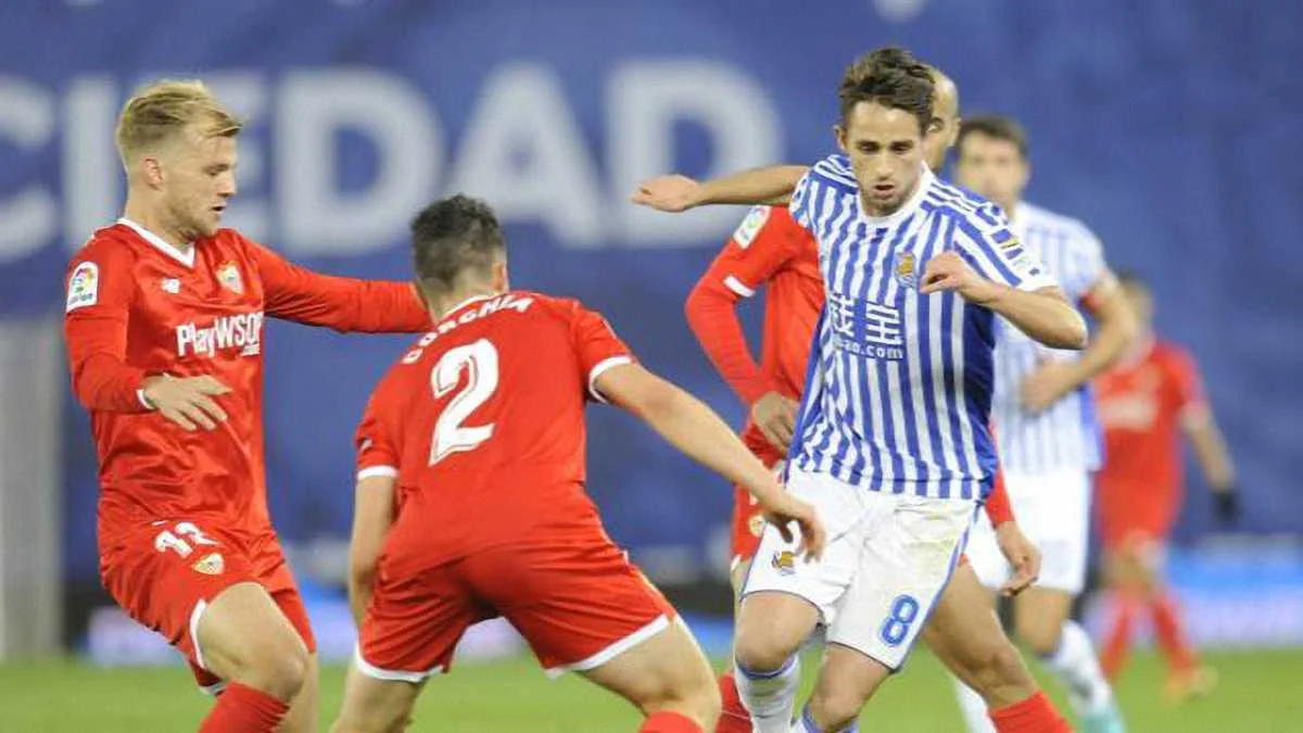 Янузай в оточенні захисників