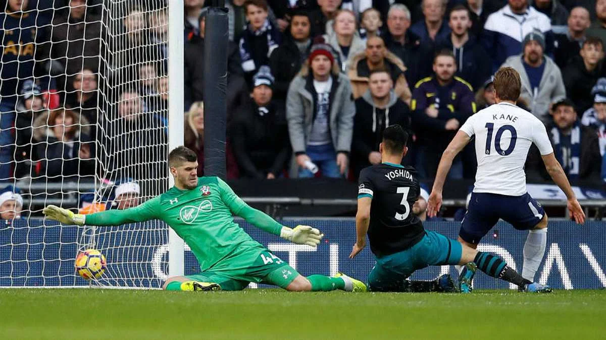 Харри Кейн против Саутгемптона / Твиттер АПЛ