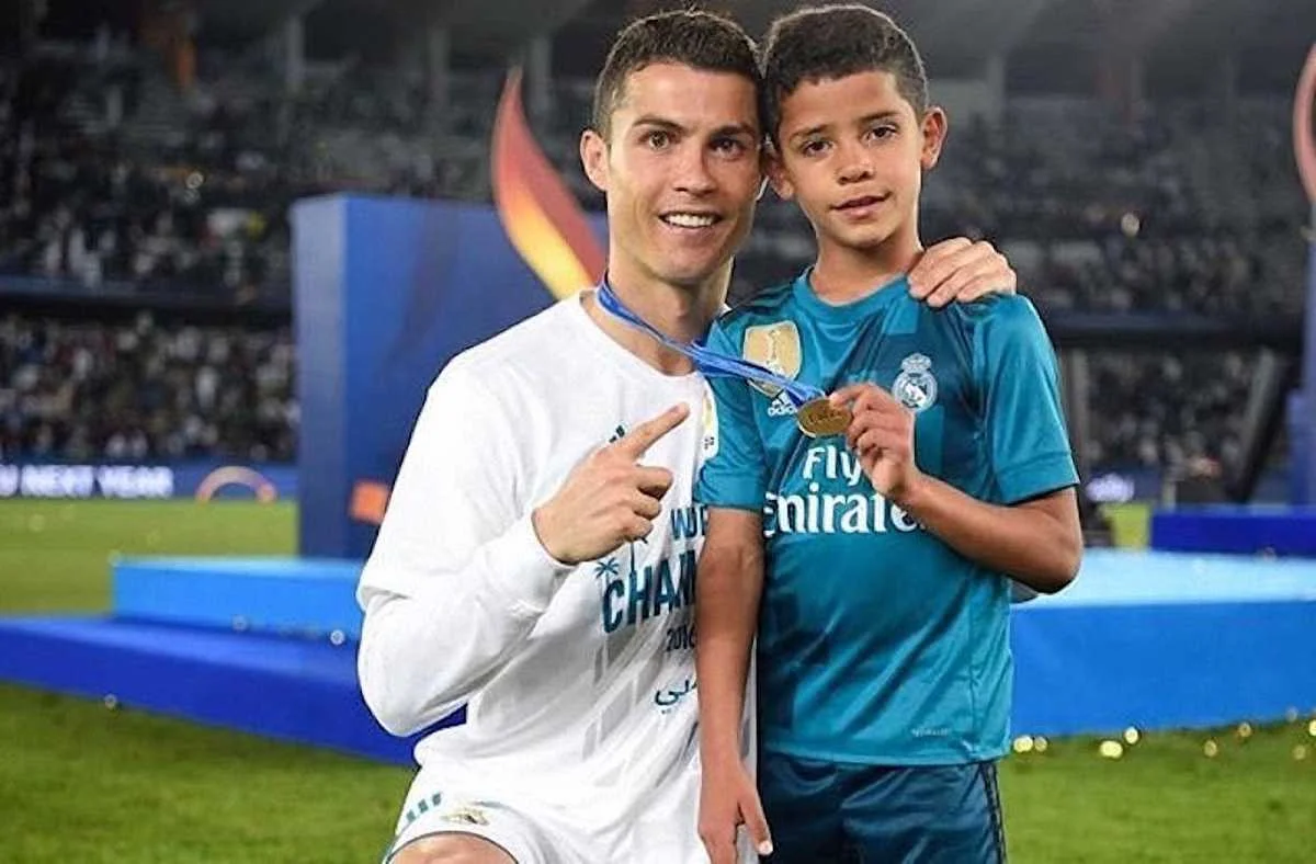 Кріштіану Роналду із сином / Twitter
