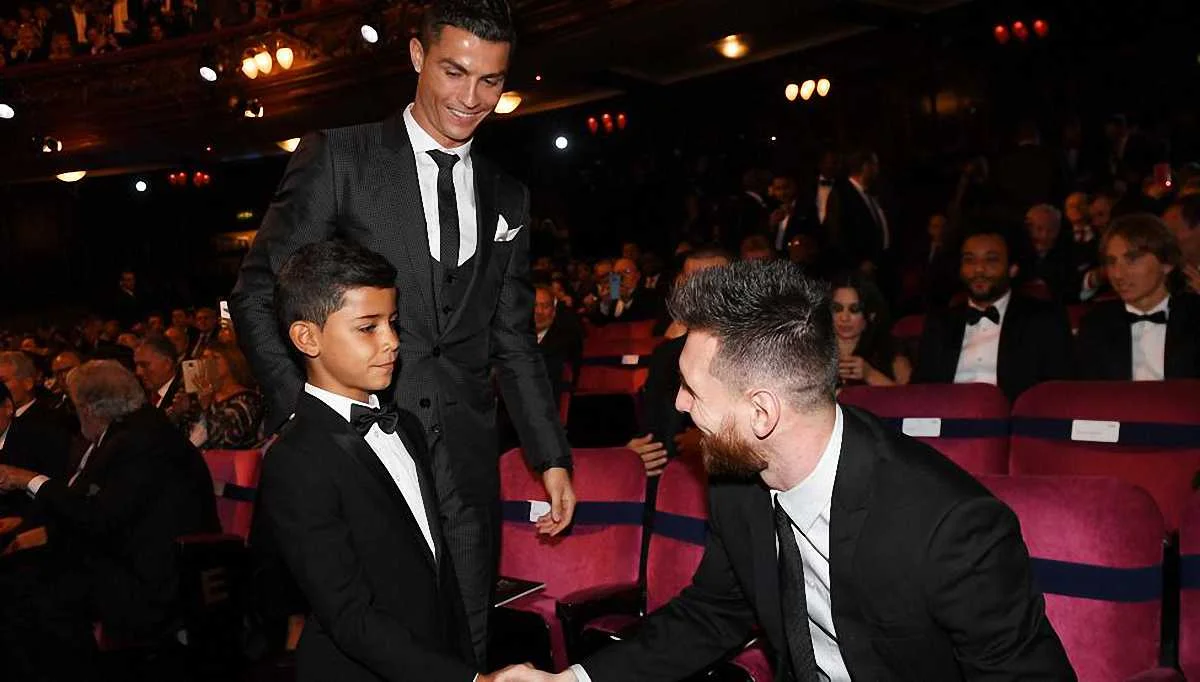 Роналду "хоче повернути" "Золотий м'яч"