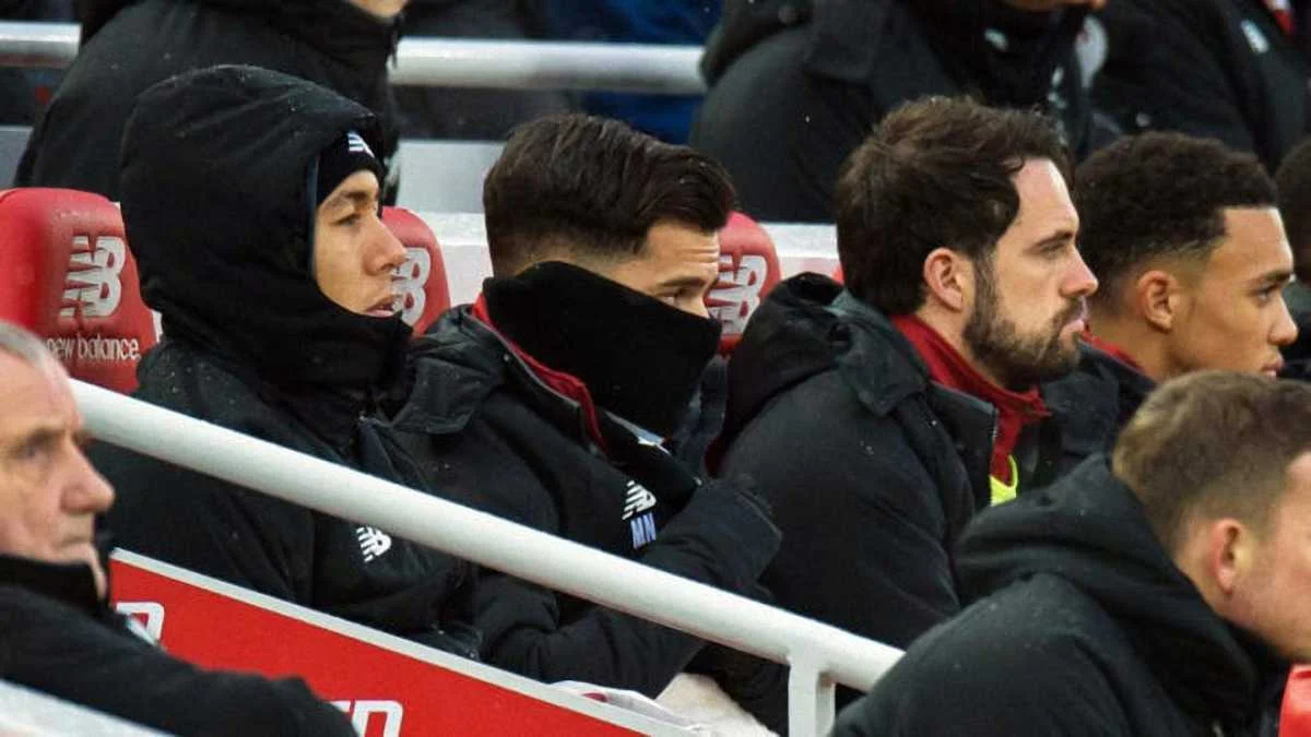 Коутінью (другий зліва) зараз знову не грає за Ліверпуль