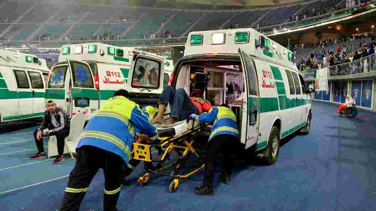 Около 20 человек получили травмы из-за повреждения ограждения на стадионе в Кувейте