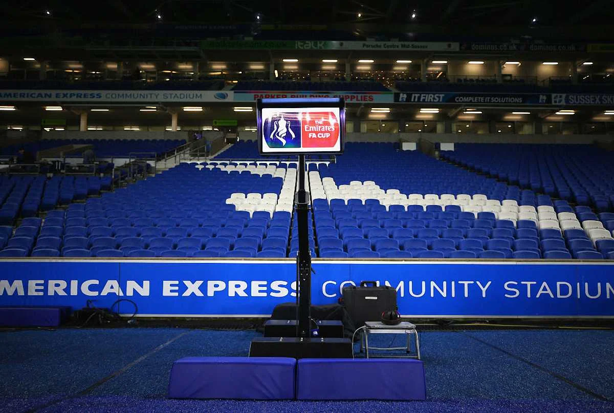 VAR у матчі Кубка Англії Брайтон – Крістал Пелас (2:1) / Getty Images