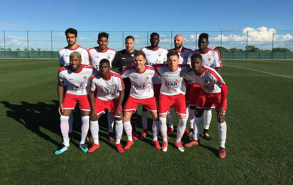 Єгор Назарина (другий справа внизу) / фото ФК Антверпен