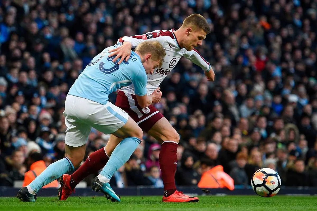 Олександр Зінченко (зліва) / фото Squawka