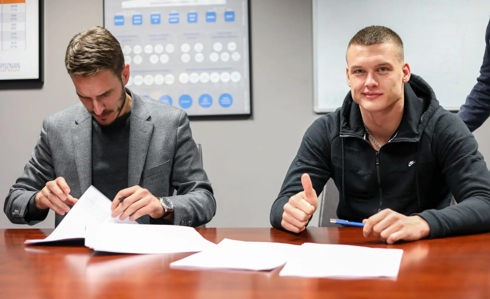 Алексей Хобленко (справа) / фото ФК Лех