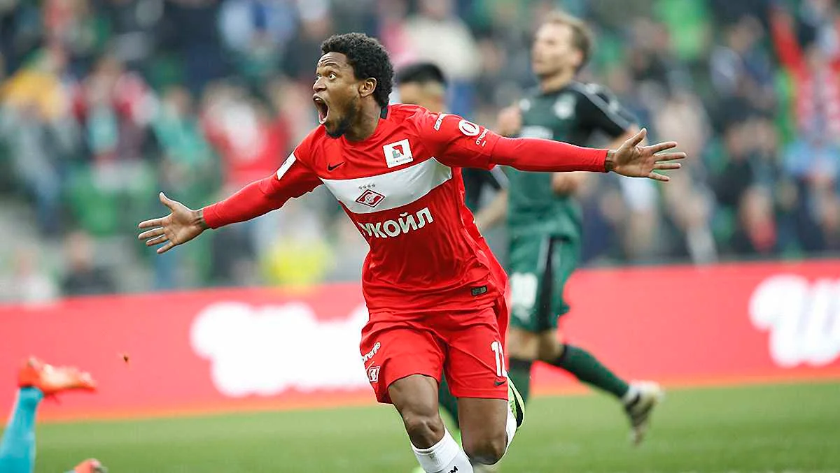 Луис Адриано