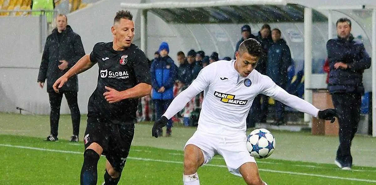 Моха (справа) / фото ФК Олімпік