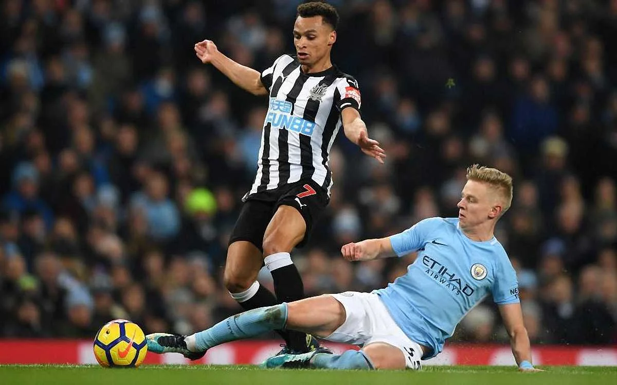 Зинченко в матче против Ньюкасла / getty images