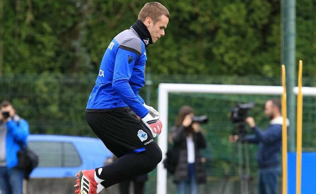 Максим Коваль освоюється в новій команді / Фото ФК Депортіво