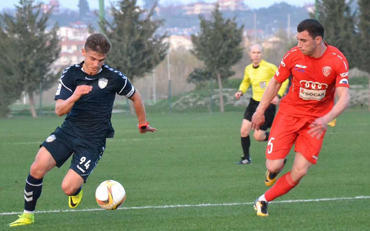 прорив по флангу Максима Задераки / ПФК Сталь