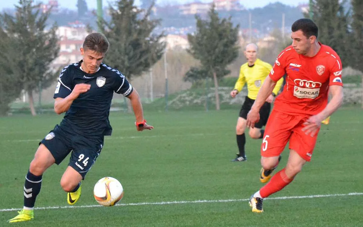 прорив по флангу Максима Задераки / ПФК Сталь