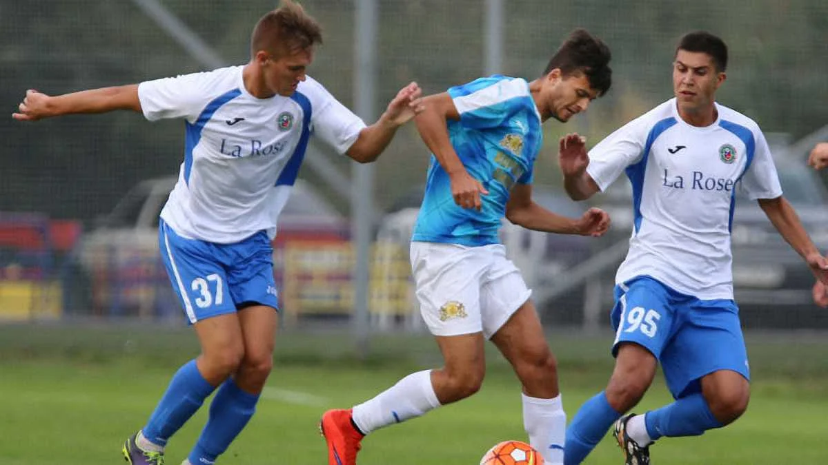 Святослав Козловський (по центру) / фото ФК Рух