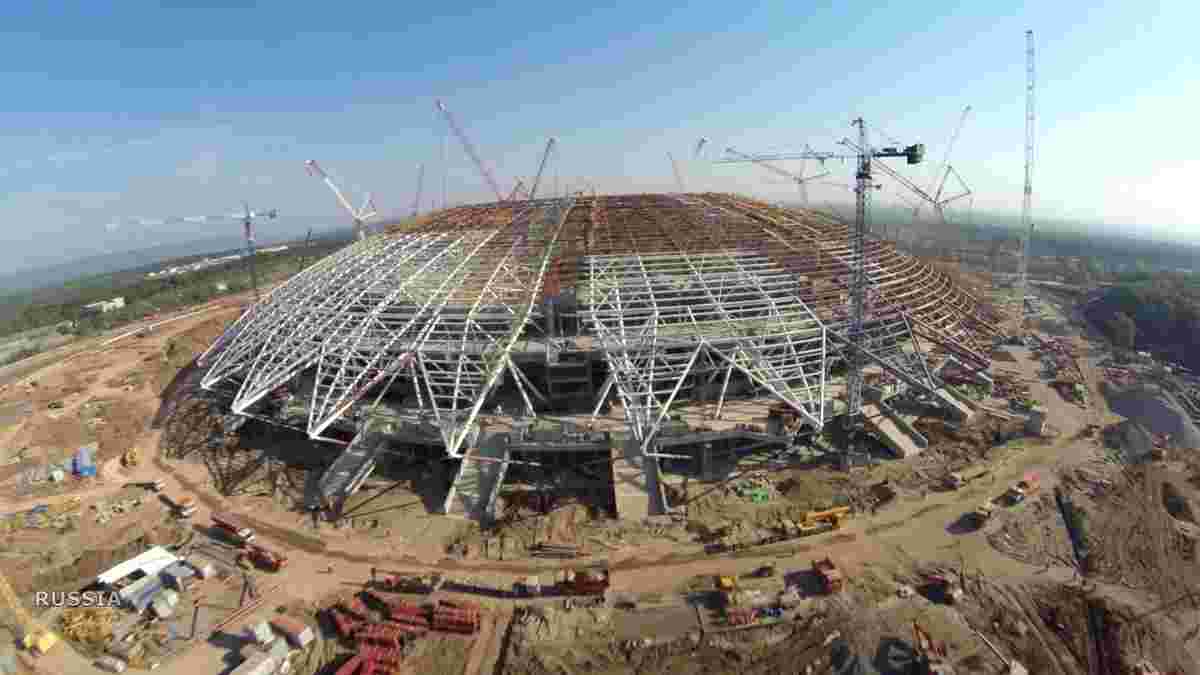 На стадионе ЧМ-2018 в Самаре обрушилась конструкция для укладки газона