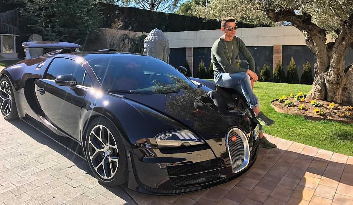 Роналду влюблен в крутые автомобили
