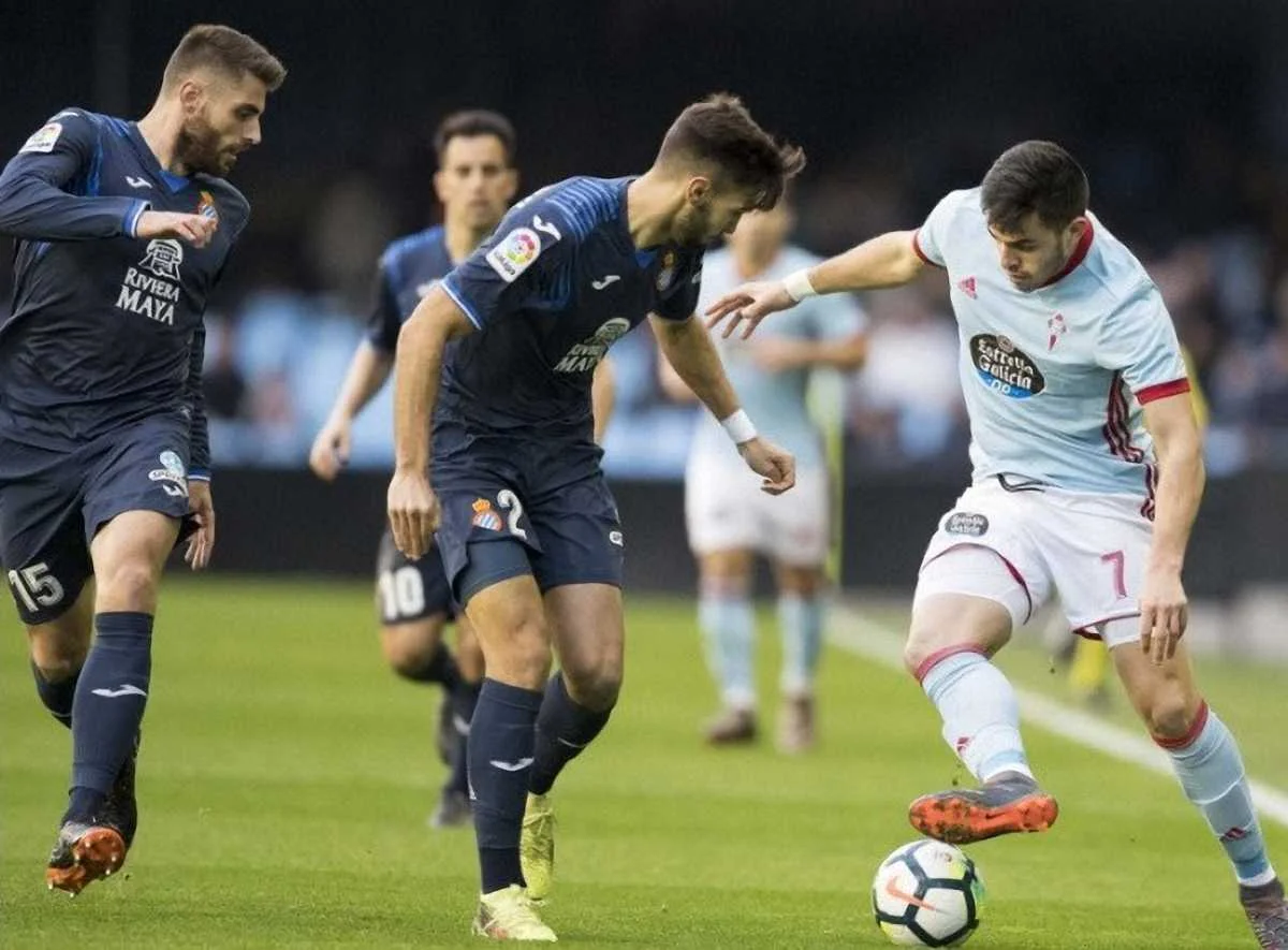 Гомес проти гравців Еспаньйола