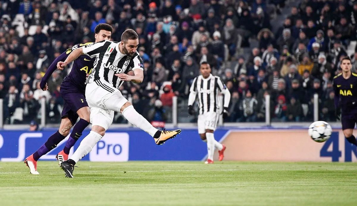 Ювентус – Тоттенхем: Гонсало Ігуаїн забиває гол
