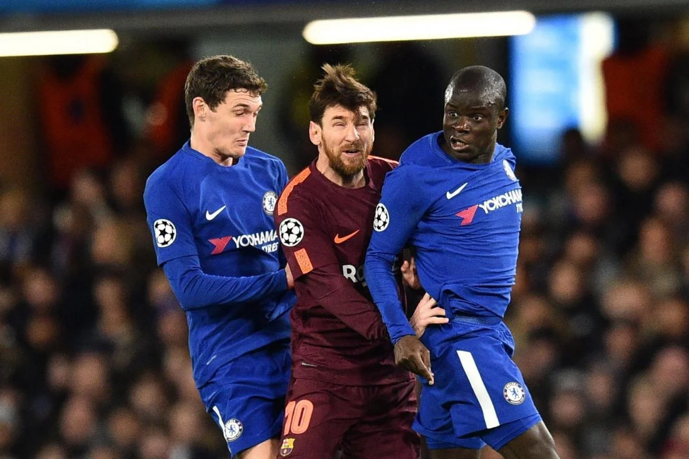 Ліонель Мессі в коробочці під час матчу Челсі – Барселона