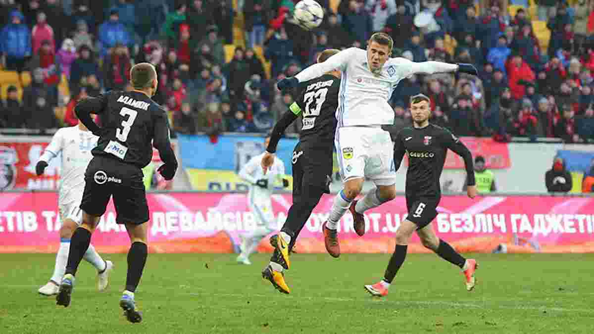 Динамо уступило Вересу в матче с тремя удалениями