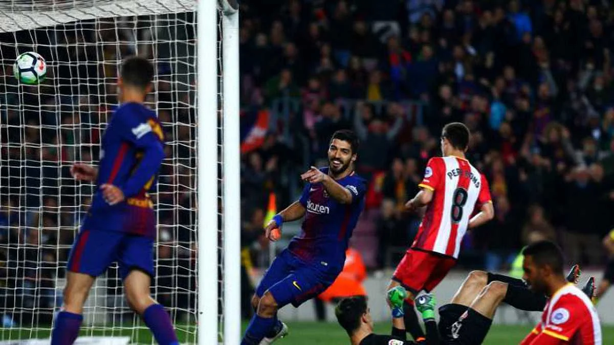 Суарес та Коутінью святкують забитий гол