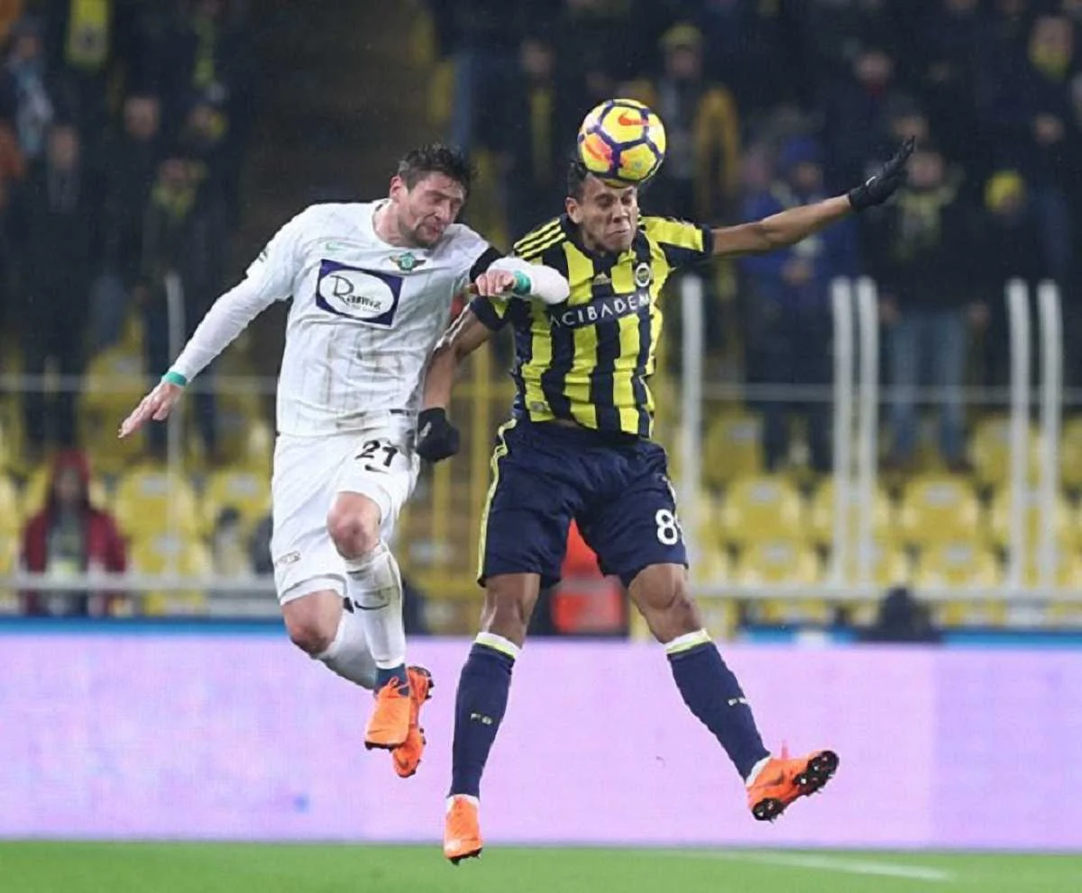 Евгений Селезнев против Соузы / ФК Фенербахче