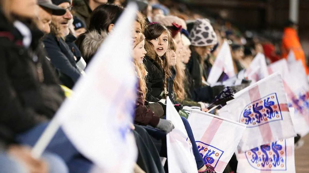 Вболівальниці збірної Англії / Twitter збірної Англії