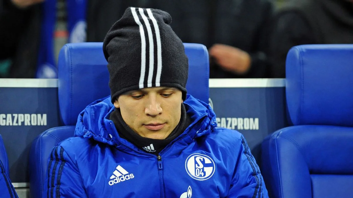 Евгений Коноплянка слишком сладко спал