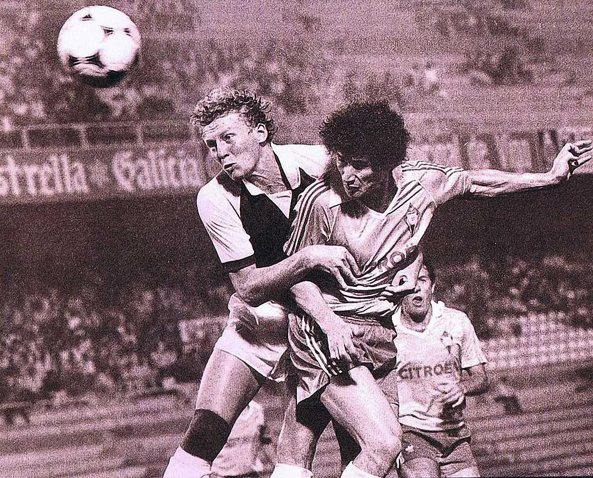 Олег Кузнєцов (ліворуч)