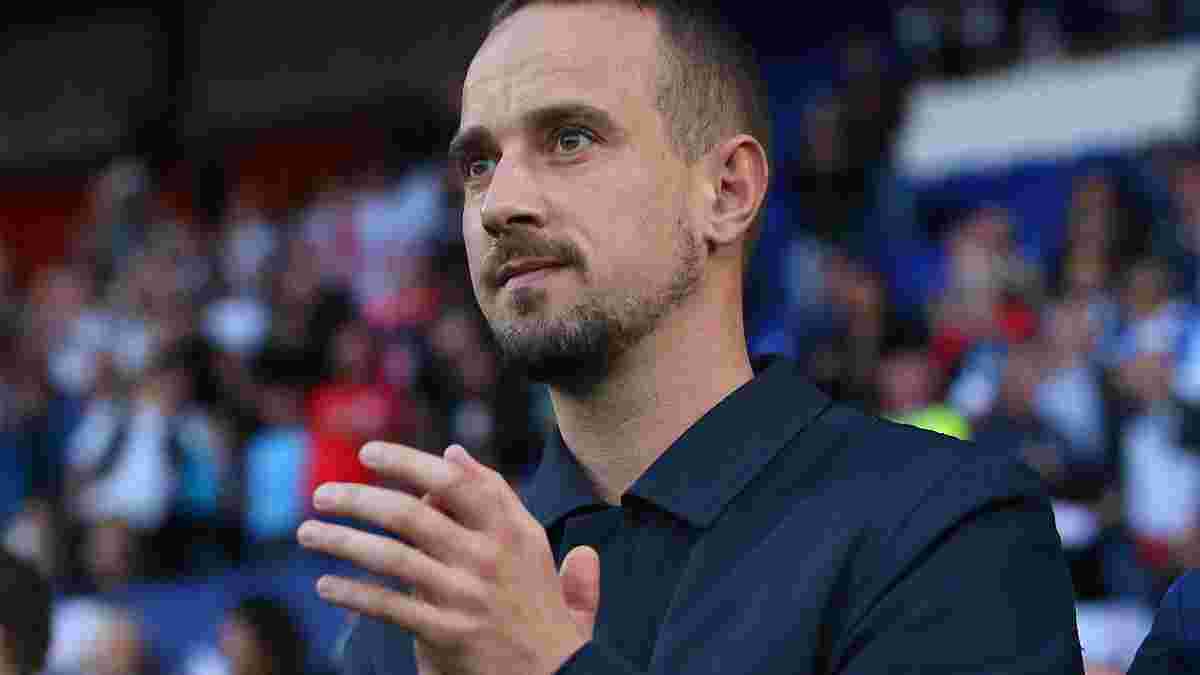 Экс-тренер женской сборной Англии подозревается в запугивании представителя УЕФА
