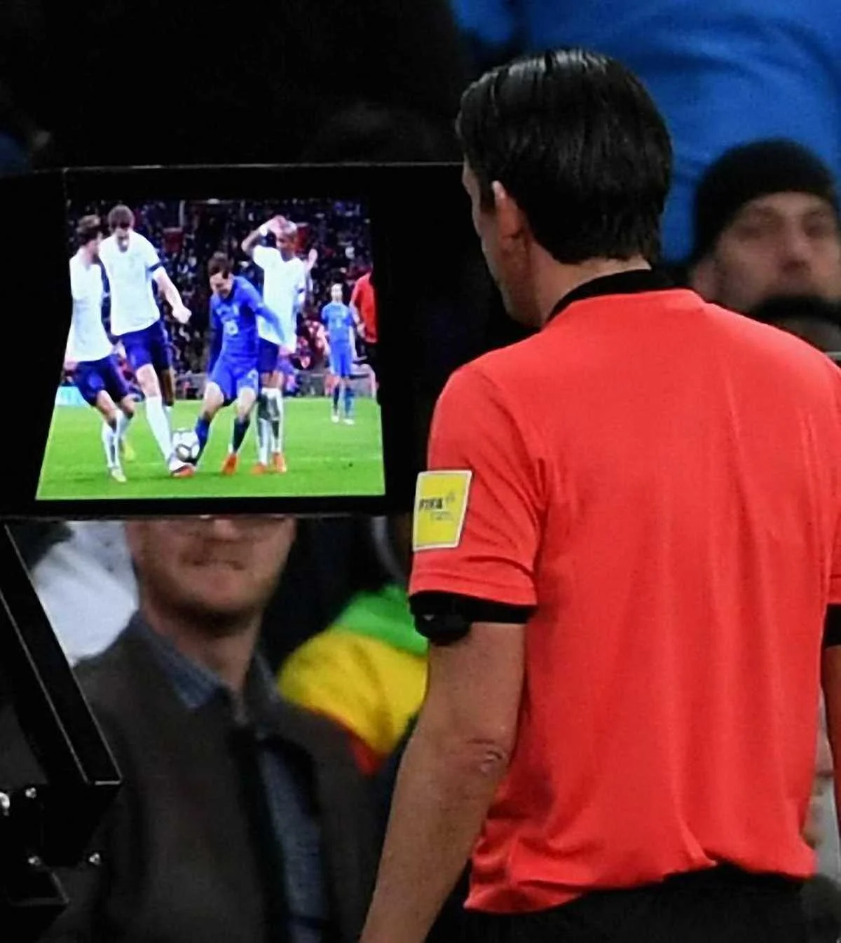 Айтекін побачив таку картинку від VAR в матчі Англія – Італія