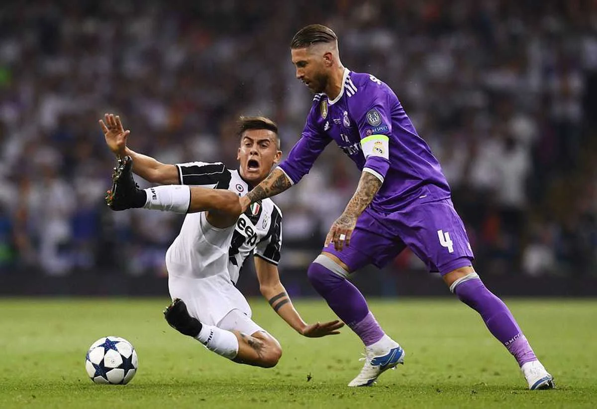 Пауло Дибала (слева) и Серхио Рамос / фото: УЕФА