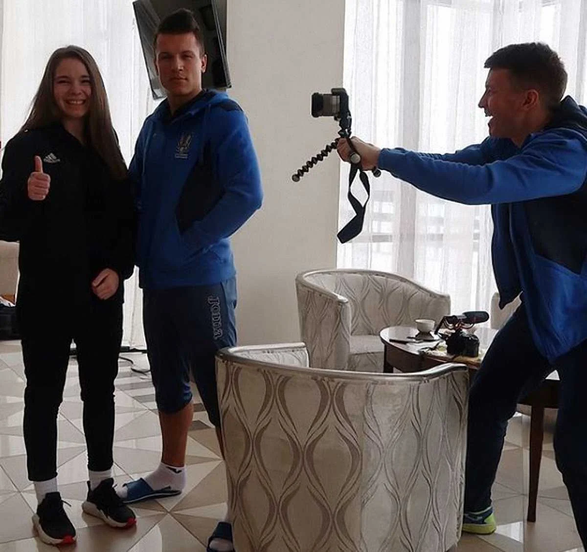 Евгений Коноплянка ответил на вопросы от блогера