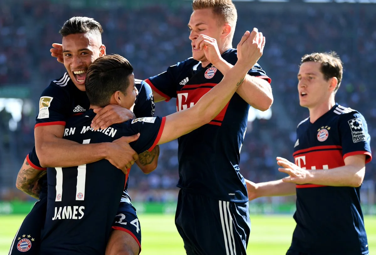 Как Бавария разгромила Аугсбург и в шестой раз подряд стала чемпионом Германии